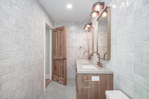 cle-tile-terracotta-zellige-glazed-square-4×4-weathered-white-encaustic-cement-solid-rectangle-herringbone-basil-bathroom-wall-floor-design-and-photos-jordan-brand-_jtbrand_grande