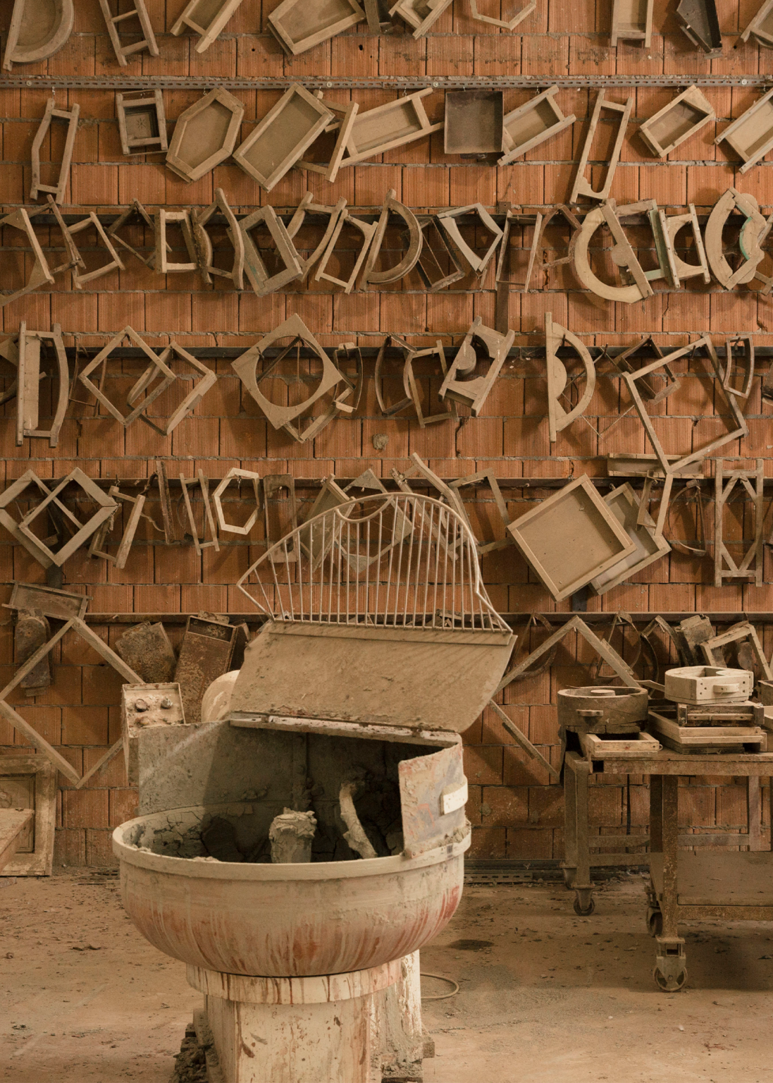 cle-tile-terracotta-fornace-brioni-balsamini-foto-factory-photoshoot-v44